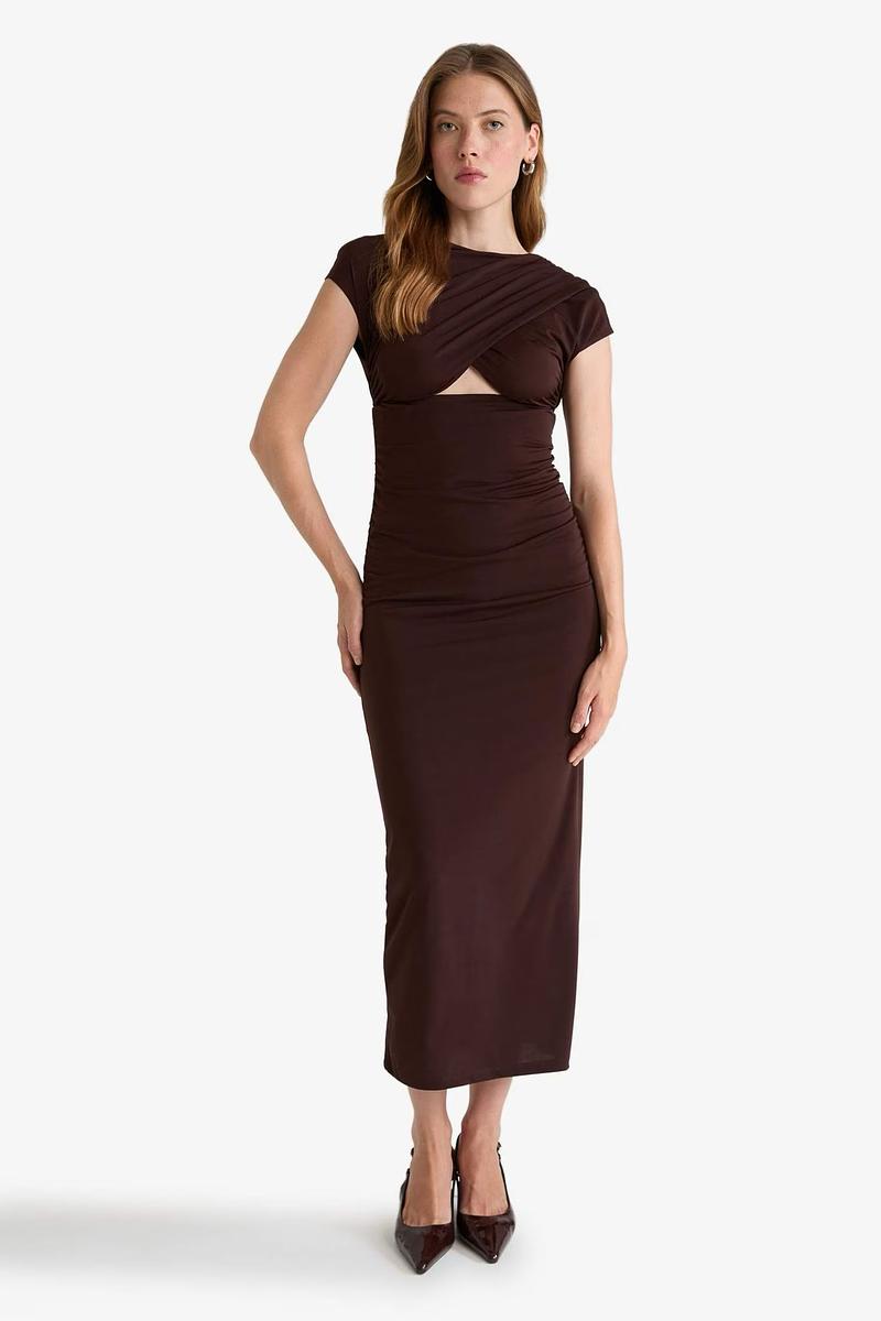 Robe Longue Croisée à Découpe